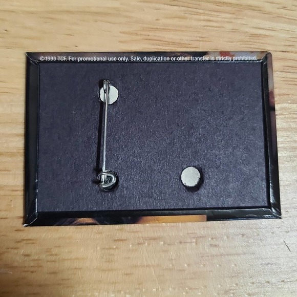 Vintage 1999 movie promo Anywhere But Here pin - Picture 3 of 5